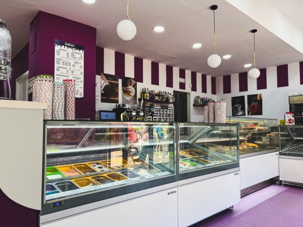 Cafetería Heladería en Montequinto, Sevilla
